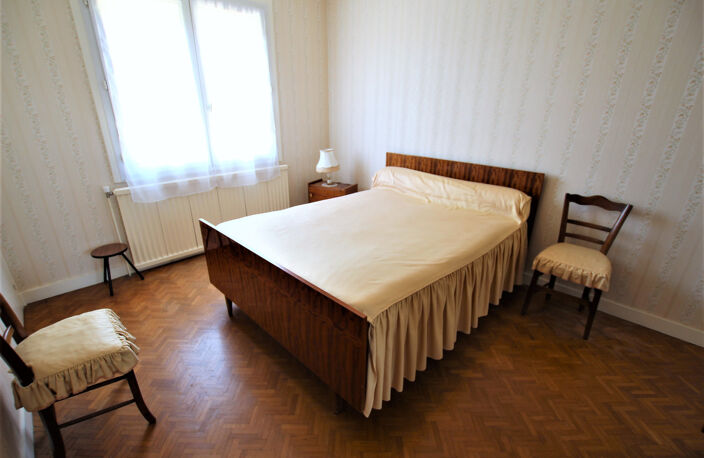 Dpt Charente Maritime (17), à vendre SAINT JEAN D'ANGELY maison P5 de 144 m² habitables avec garage — photo 5