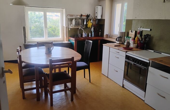 Coup de cœur : Charme, authenticité et potentiel  Maison mitoyenne 5 pièces SAINT PIERRE LE VIEUX (71) — photo 4