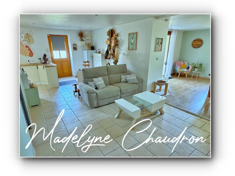 MAISON EN PIERRE – CENTRE DE BOURAY-SUR-JUINE – 3 CHAMBRES – DPE C — photo 1