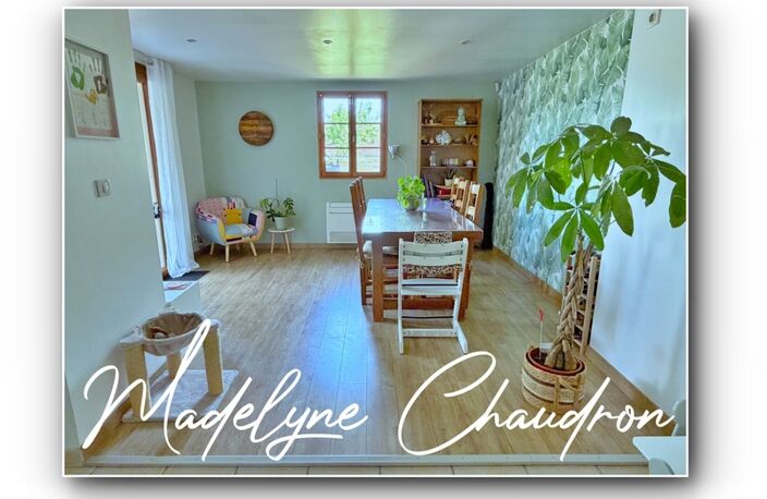 MAISON EN PIERRE – CENTRE DE BOURAY-SUR-JUINE – 3 CHAMBRES – DPE C — photo 2