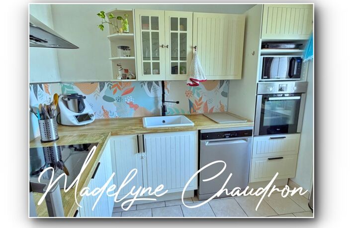 MAISON EN PIERRE – CENTRE DE BOURAY-SUR-JUINE – 3 CHAMBRES – DPE C — photo 4