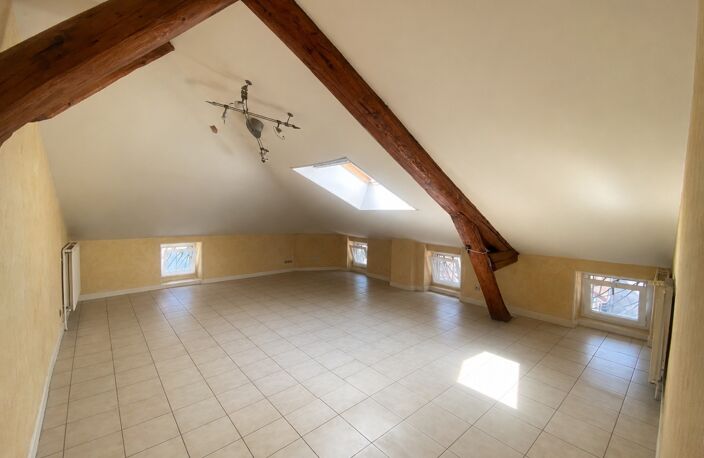 Appartement avec beau potentiel - 113 m2 - Centre ville au calme — photo 3