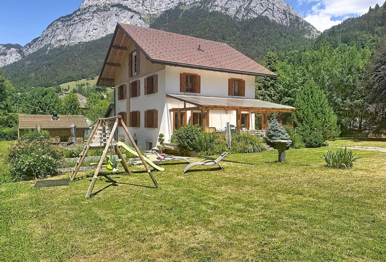 chalet rénové avec vue panoramique, mazot, sauna et fort potentiel – Glières-Val-de-Borne (74) — photo 1