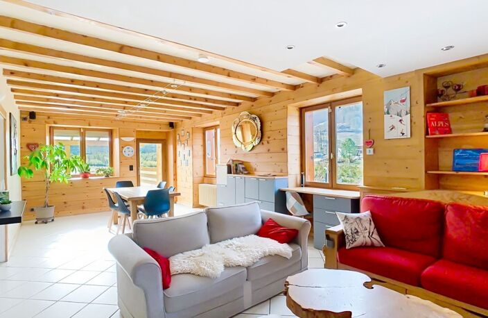 chalet rénové avec vue panoramique, mazot, sauna et fort potentiel – Glières-Val-de-Borne (74) — photo 3