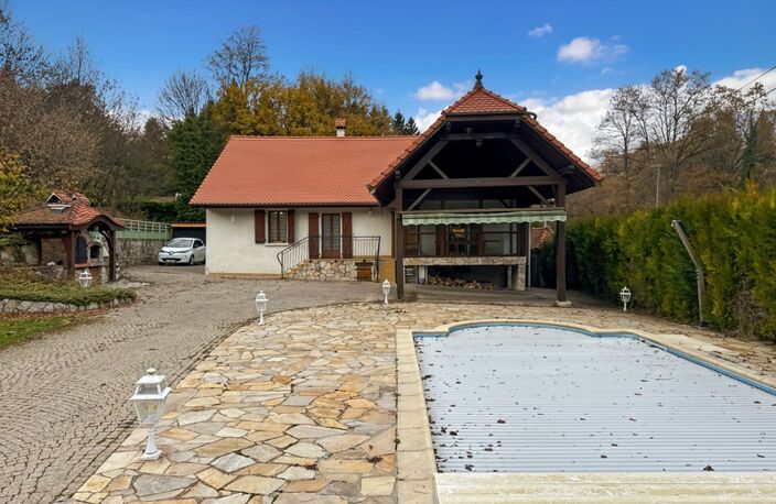 Maison rénovée 6 pièces sous sol total piscine — photo 2