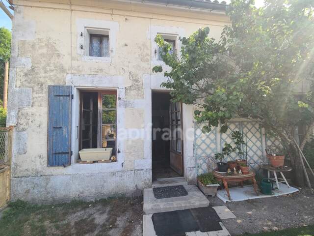 Charmante maison de village en pierre à personnaliser — photo du bien