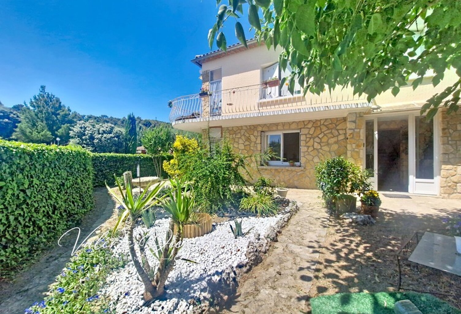 VIAGER OCCUPÉ – Maison 154 m² à Vaison-la-Romaine – Bouquet 102 500 € + rente 468 €/mois — photo 1