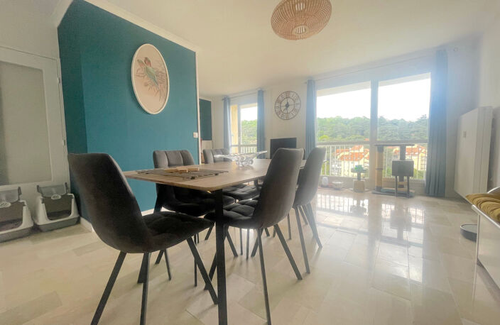 Appartement T4- 81,63m2- 8ème et dernier étage- Cave- Parking Privatif- Garage- Vue dégagée - Montaud- Le Grand Clos — photo 2