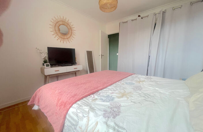 Appartement T4- 81,63m2- 8ème et dernier étage- Cave- Parking Privatif- Garage- Vue dégagée - Montaud- Le Grand Clos — photo 3