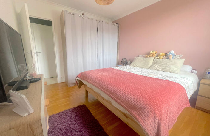 Appartement T4- 81,63m2- 8ème et dernier étage- Cave- Parking Privatif- Garage- Vue dégagée - Montaud- Le Grand Clos — photo 4