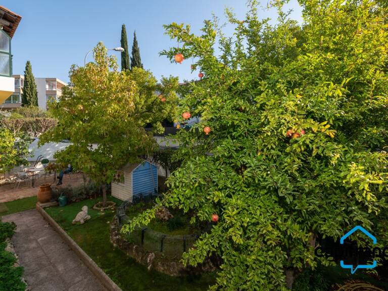 Sanary Port à pied/  Appartement en RDC de 114 m2,  S/Sol de 187 m2  et terrain 318 m2 /garage. 10mn du port — photo 1