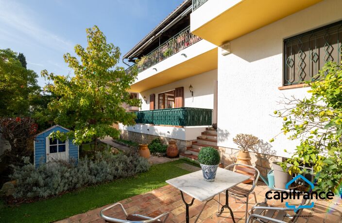 Sanary Port à pied/  Appartement en RDC de 114 m2,  S/Sol de 187 m2  et terrain 318 m2 /garage. 10mn du port — photo 2