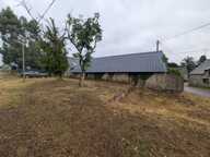 PLOUAY EN CAMPAGNE BÂTIMENT EN PIERRE SOUS ARDOISE ET BAC ACIER DE 75M² PARCELLE DE 380M² — photo 2