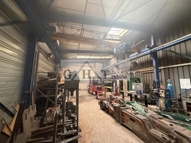 ENTREPOT 530M2 A VENDRE LE PLESSIS PATÉ — photo du bien