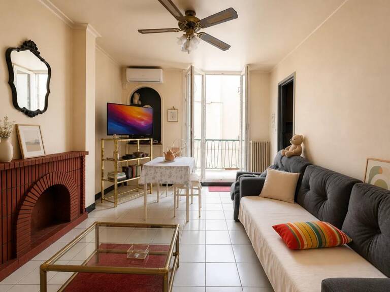 Immeuble de 9 pièces de 180 m² à Béziers (3 T2 et 1 T3-duplex) — photo 1