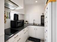 Immeuble de 9 pièces de 180 m² à Béziers (3 T2 et 1 T3-duplex) — photo 4