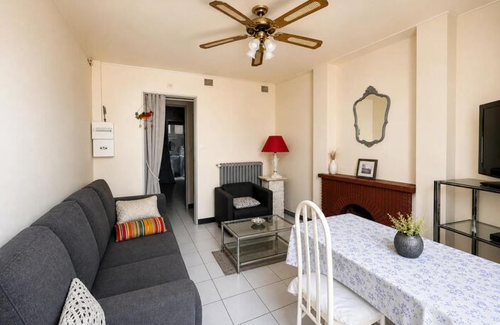 Immeuble de 9 pièces de 180 m² à Béziers (3 T2 et 1 T3-duplex) — photo 2