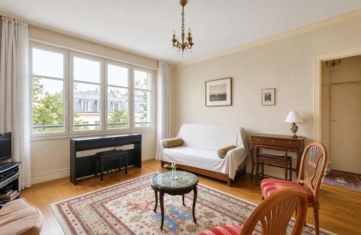 PARIS 16ᵉ – RUE MOLITOR | Un appartement à imaginer selon vos envies ! — photo 2