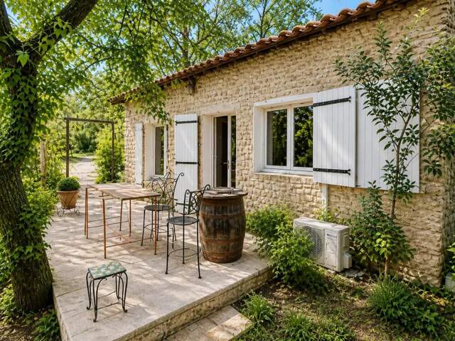 Maison de 7 pièces de 135 m² à Malataverne — photo du bien
