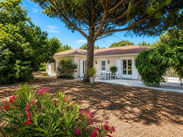 Maison de 7 pièces de 135 m² à Malataverne — photo du bien