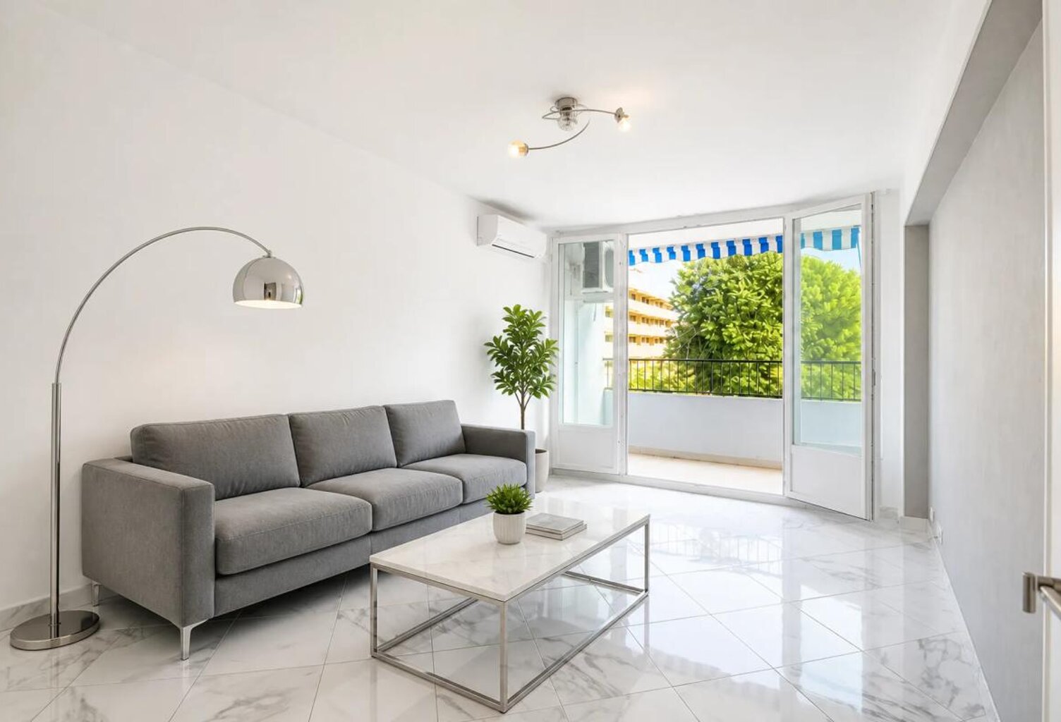 Bel appartement T3 avec loggia, cave et parking — photo 1
