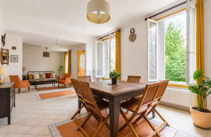 Maison de 9 pièces de 196 m² à Aubervilliers — photo 4