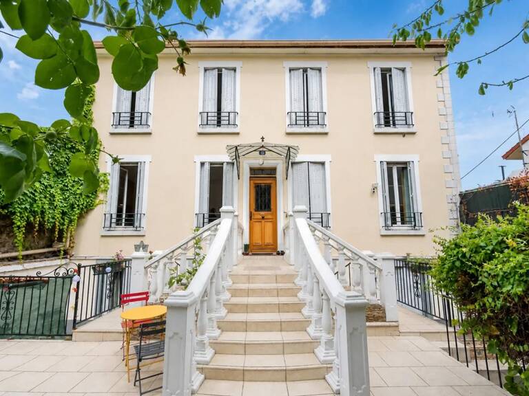 Maison de 9 pièces de 196 m² à Aubervilliers — photo 1