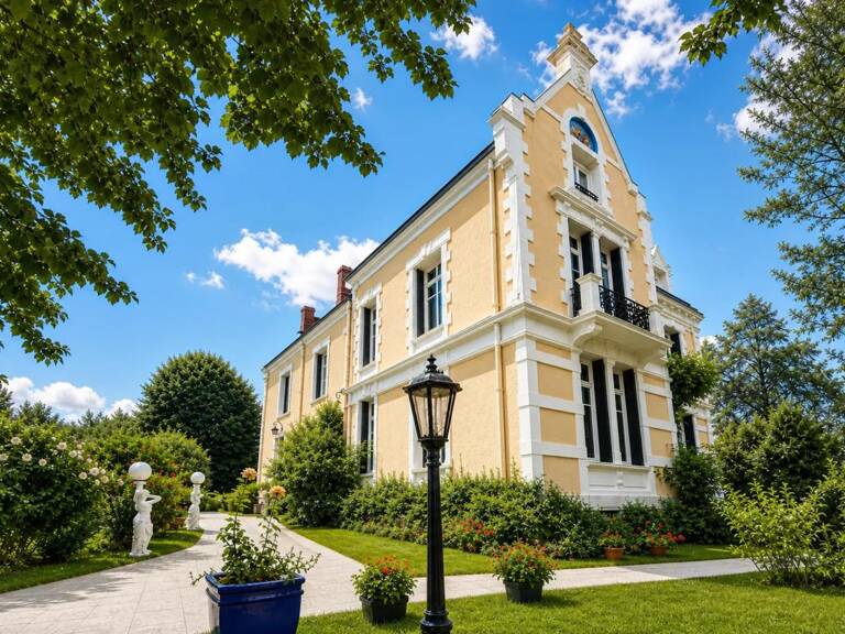 Maison de 12 pièces de 432 m² à Casteljaloux — photo 1