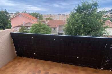 Appartement 3 pièces 932 €