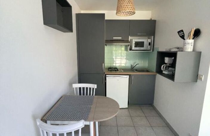 VANNES – Studio avec balcon et stationnement, idéalement situé à proximité du port et de l'Université — photo 2