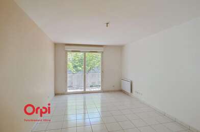 Appartement 3 pièces 967 €