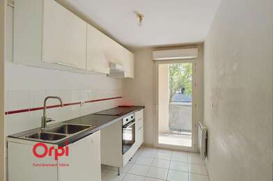 Appartement 3 pièces 967 €
