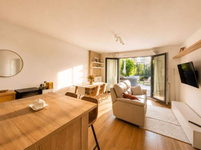 Appartement À Vendre — photo du bien