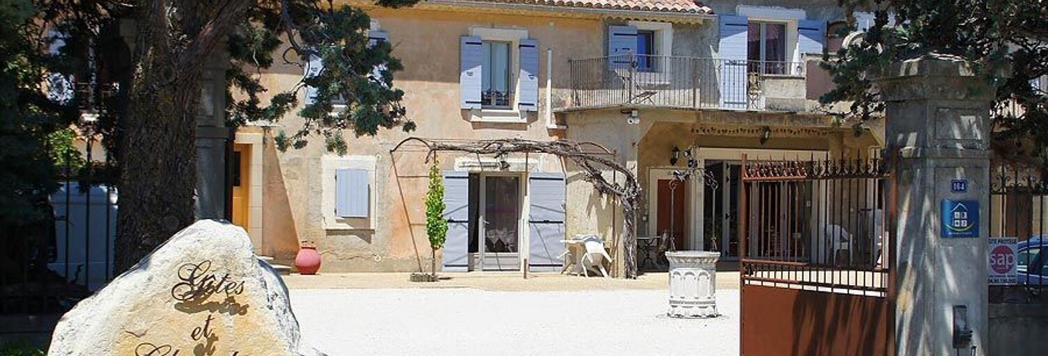 Immeuble  1000 m² à vendre à Violès (84150)