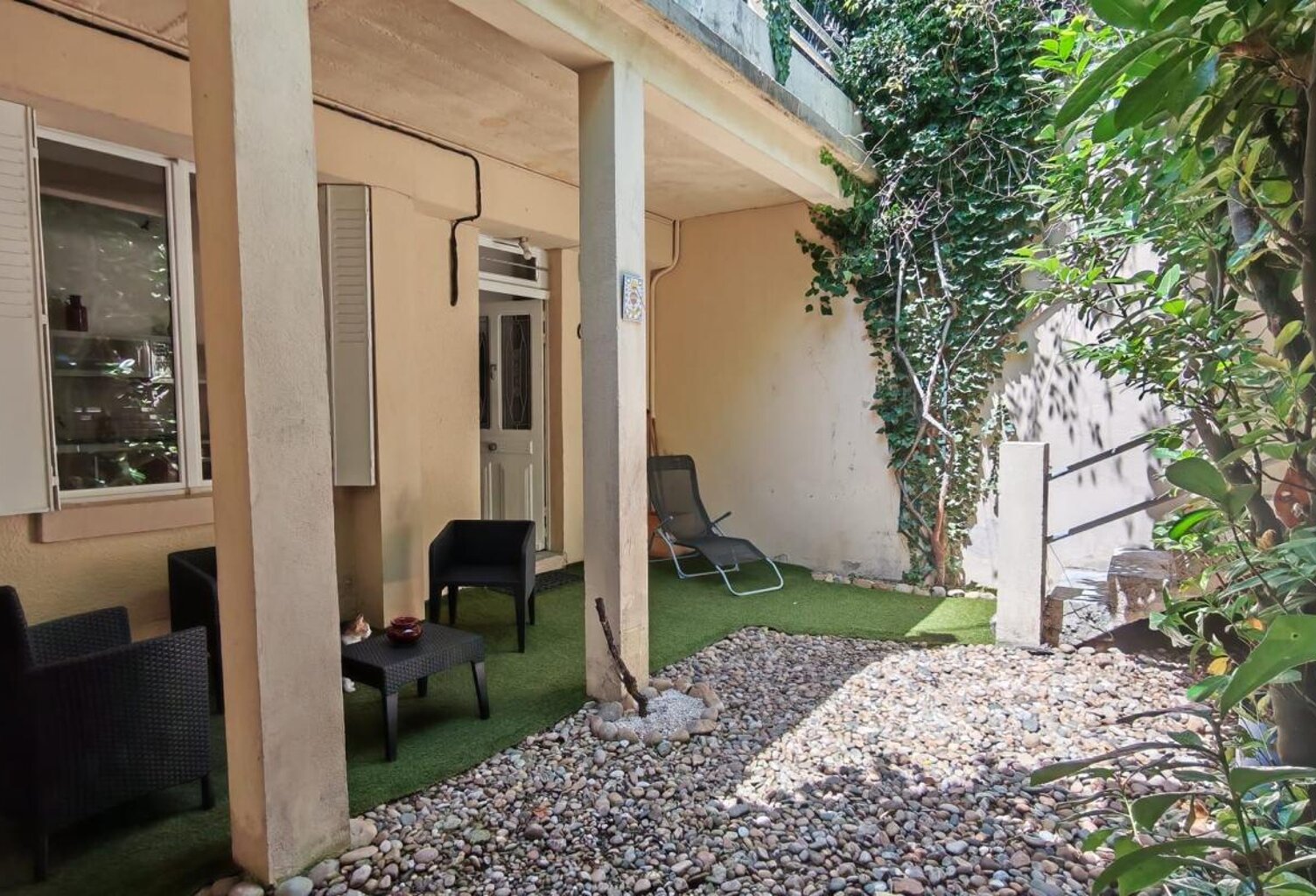 Studio meublé à louer – La Barthelasse — photo 1