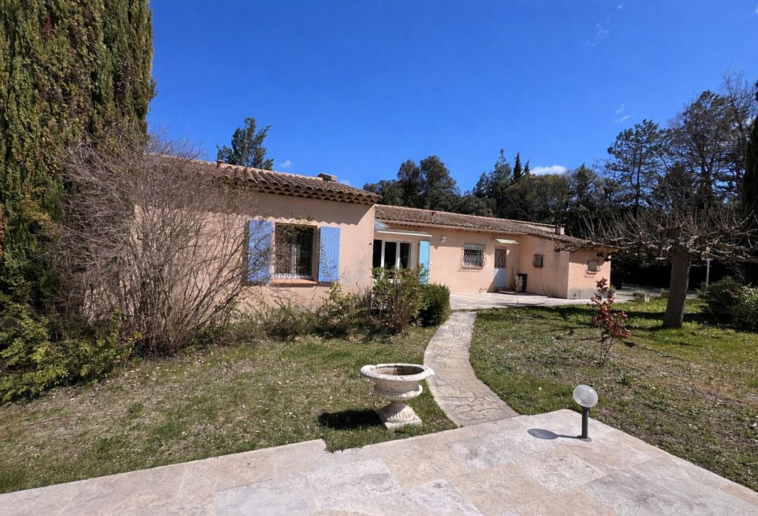 Maison de plain-pied 147m² sur 4 540m² avec Piscine et Garage — photo 1