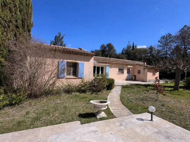 Maison de plain-pied 147m² sur 4 540m² avec Piscine et Garage — photo du bien