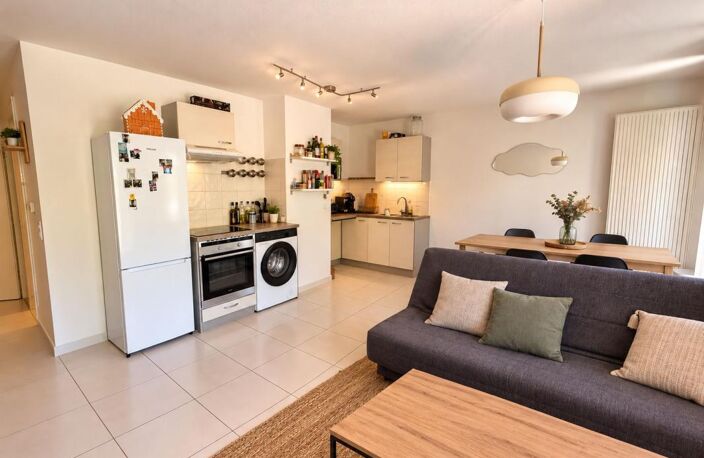APPARTEMENT A VENDRE BORDEAUX – T3 AVEC BALCON, PARKING COUVERT ET CELLIER — photo 2