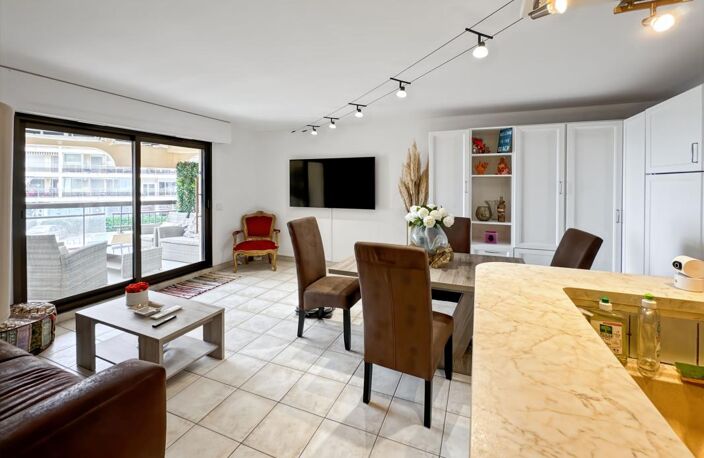 Appartement 2 pièces de 45 m2 avec terrasse de 14 m2 + garage electrifié en sous sol — photo 4