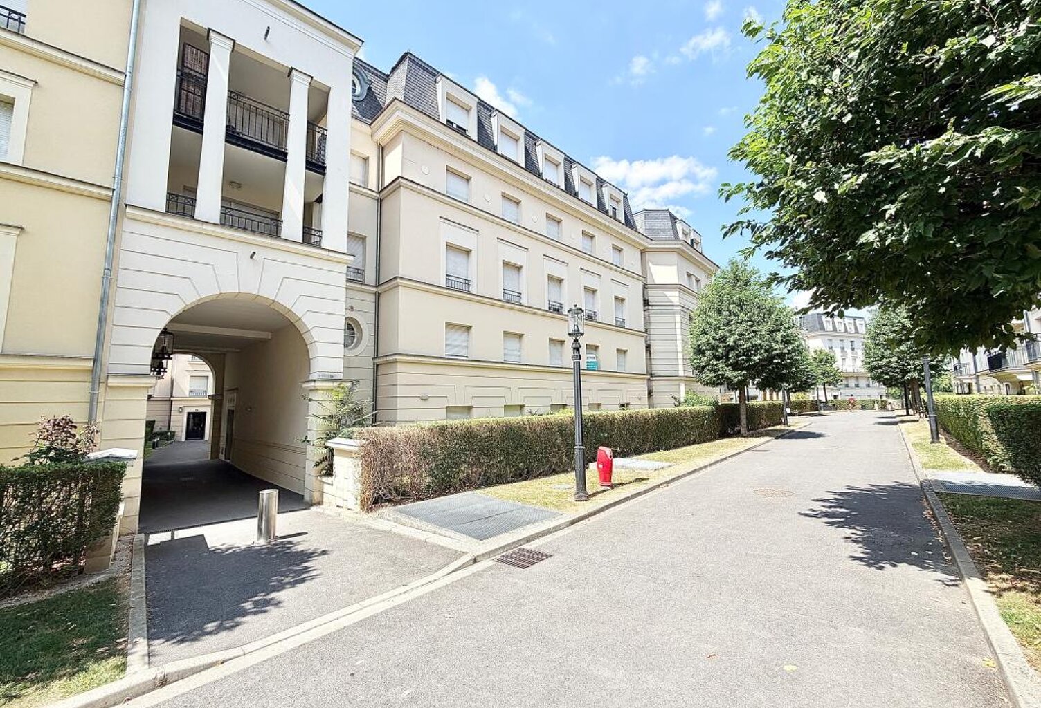 Appartement À Vendre — photo 1