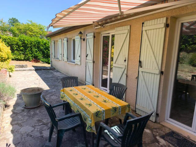 VILLA SUR SOUS SOL AVEC 2 TERRASSES ET JARDIN BURLATS — photo du bien