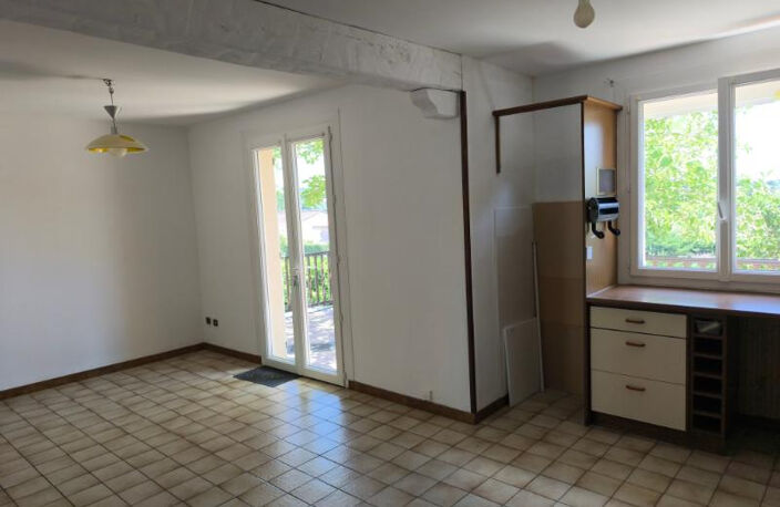 VILLA SUR SOUS SOL AVEC 2 TERRASSES ET JARDIN BURLATS — photo 3