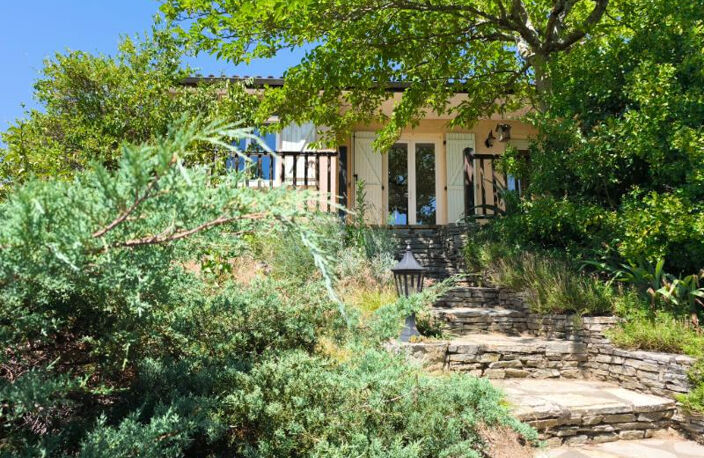 VILLA SUR SOUS SOL AVEC 2 TERRASSES ET JARDIN BURLATS — photo 5