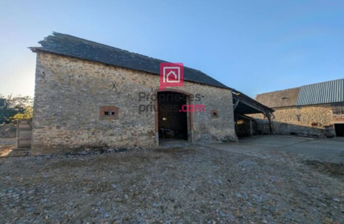 Ensemble de bâtiments anciens à rénover ? Projet de vie ou d'investissement sur 4200 m² — photo 3