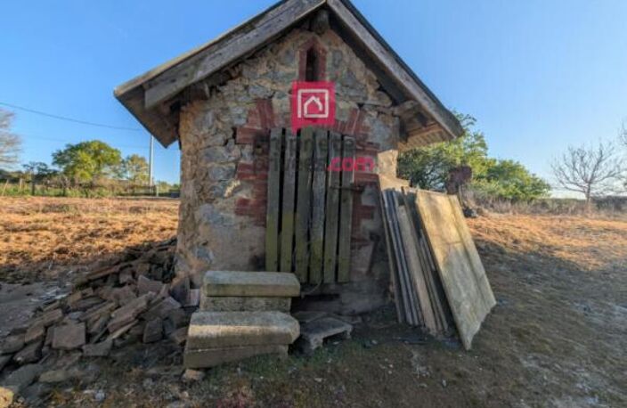 Ensemble de bâtiments anciens à rénover ? Projet de vie ou d'investissement sur 4200 m² — photo 4
