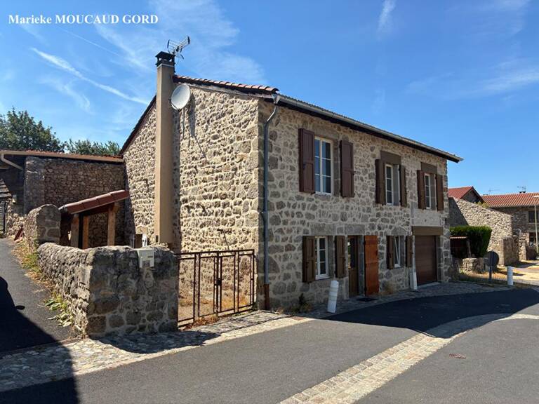 TIRANGES 43530 Belle maison de village 102m² 3 chambres, cour et garage 96 000 — photo 1
