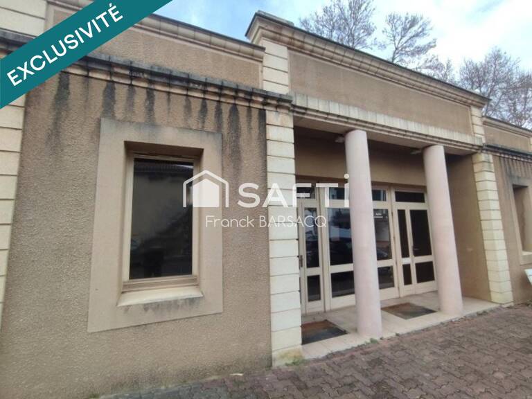 ANCIEN LOCAL MEDICAL EN CENTRE DE VILLAGE THERMAL — photo 1
