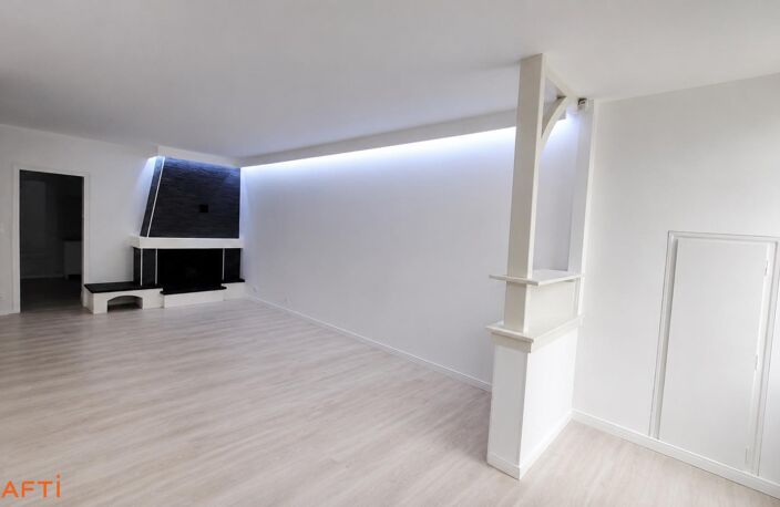 Maison de ville avec extérieur — photo 3