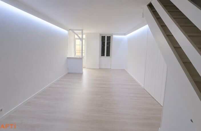 Maison de ville avec extérieur — photo 4