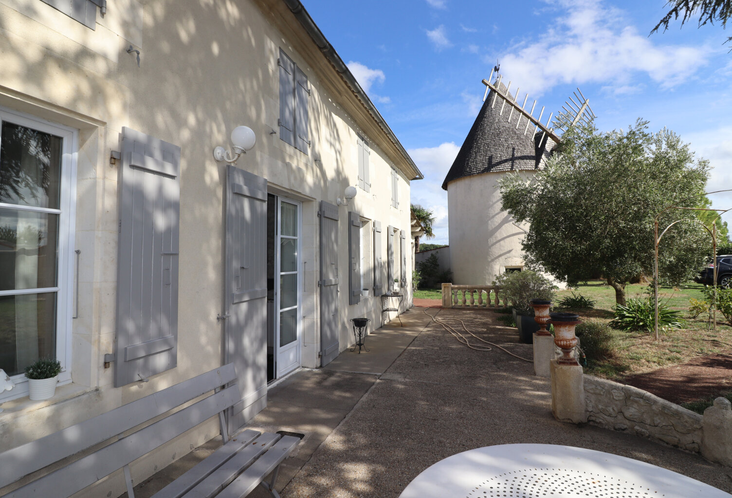 Charentaise + Moulin — photo 1